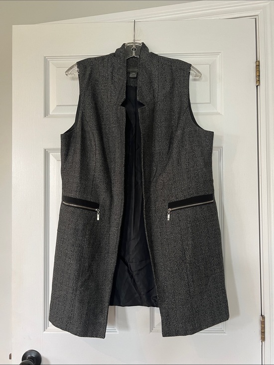 Suzy Shier Jackets & Blazers - Suzy Shier Gray Herringbone Sleeveless Long Vest